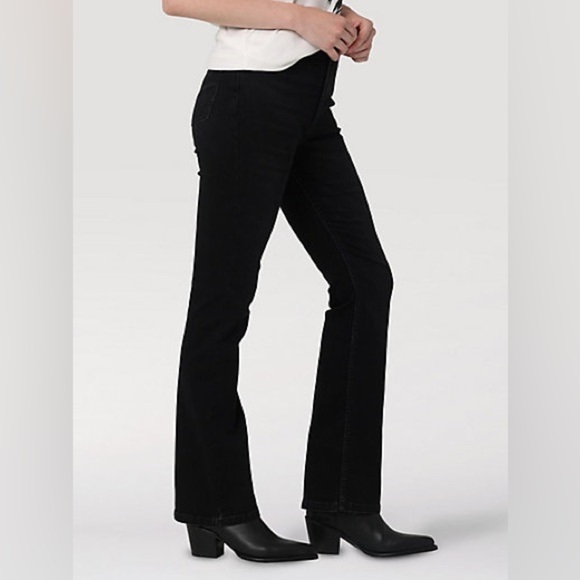 Women's WRANGLER HIGH RISE BOLD BOOT JEAN IN BLACK Size 10/30X30 NWT STRETCH - Picture 3 of 12